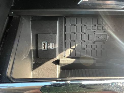 Used 2024 Ford Expedition XLT AWD/4WD image 34