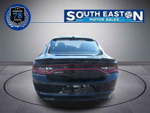 Used 2022 Dodge Charger SXT w/ Blacktop Package image 4