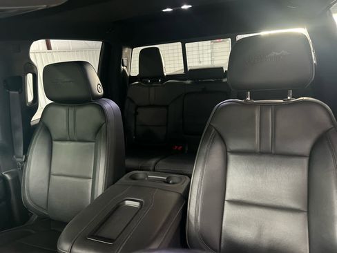 Used 2020 Chevrolet Silverado 2500 High Country w/ Technology Package image 17