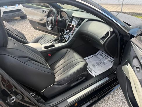 Used 2017 INFINITI Q60 3.0t Sport image 9