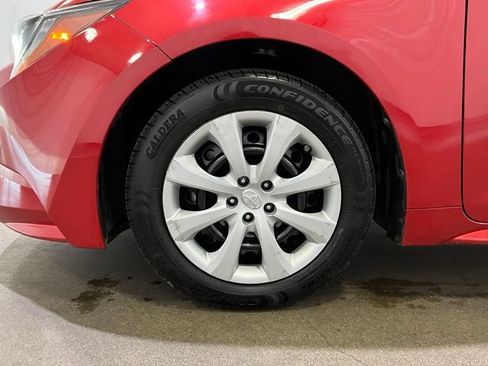 Used 2020 Toyota Corolla LE FWD image 21