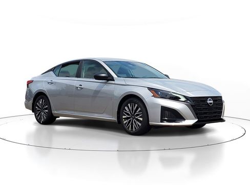New 2026 Nissan Altima 2.5 SV FWD image 1