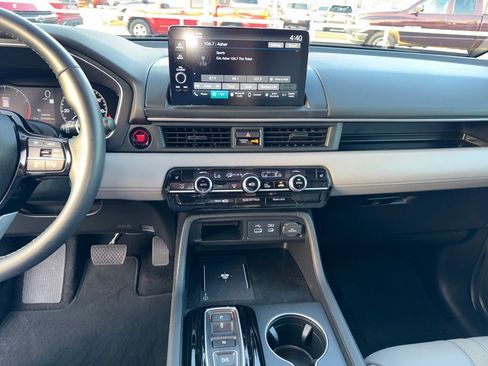 Used 2025 Honda Pilot EX-L image 18