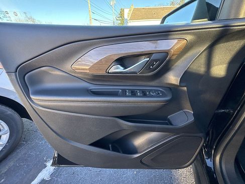 Used 2021 GMC Terrain SLE w/ Driver Convenience Package image 19