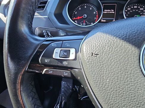 Used 2019 Volkswagen Tiguan SE image 19