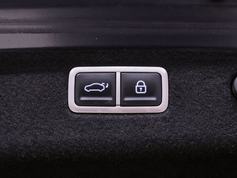 Certified 2023 Genesis G70 3.3T w/ Sport Prestige Package image 29