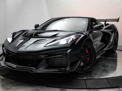 Used 2026 Chevrolet Corvette ZR1 w/ ZR1 Carbon Fiber Aero Package RWD image 7