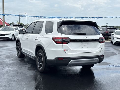 Certified 2025 Honda Pilot EX-L image 9