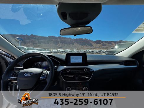 Used 2022 Ford Escape SE w/ SE Sport Appearance Package image 20