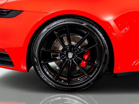 Used 2020 Porsche 911 Carrera 4S w/ Sport Package image 9