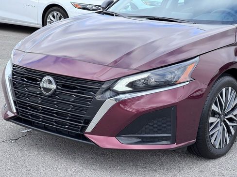 Used 2024 Nissan Altima 2.5 SV image 32