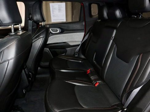 Used 2023 Jeep Compass Latitude image 21