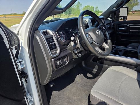 Used 2024 RAM 2500 Big Horn w/ Off Road Package AWD/4WD image 13