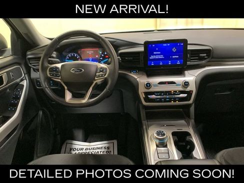 Used 2023 Ford Explorer XLT AWD/4WD image 25
