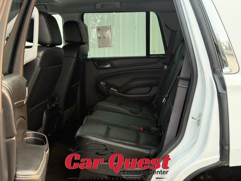 Used 2017 GMC Yukon SLT AWD/4WD image 12