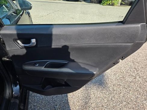 Used 2018 Kia Optima S FWD image 11