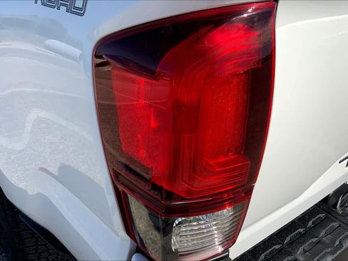Used 2020 Toyota Tacoma SR w/ SR Convenience Package image 28
