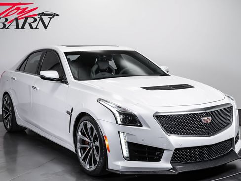 Used 2017 Cadillac CTS V w/ Luxury Package RWD image 7