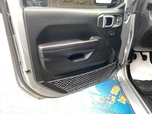 Used 2021 Jeep Wrangler Unlimited Rubicon AWD/4WD image 40
