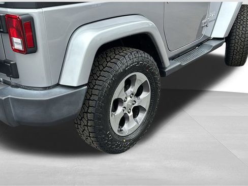 Used 2017 Jeep Wrangler Sahara image 8