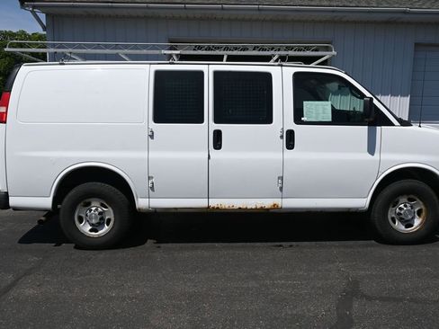 Used 2014 Chevrolet Express 3500 RWD image 3