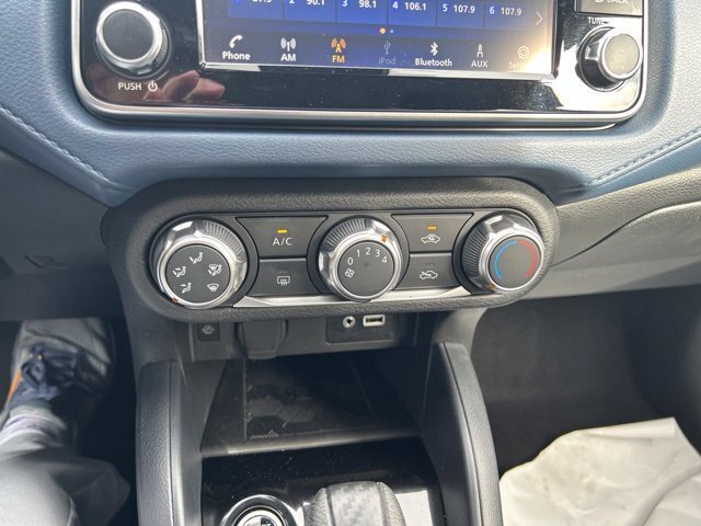 Used 2025 Nissan Versa SV w/ Trunk Package FWD image 14