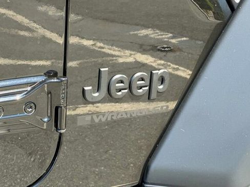 Used 2024 Jeep Wrangler Sport S image 23