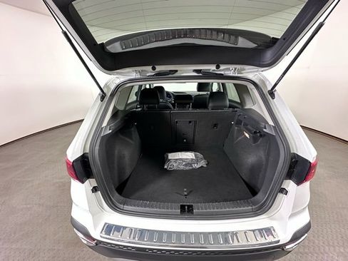 Used 2022 Volkswagen Taos SE image 13