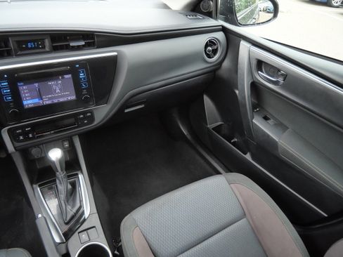 Certified 2019 Toyota Corolla LE FWD image 11