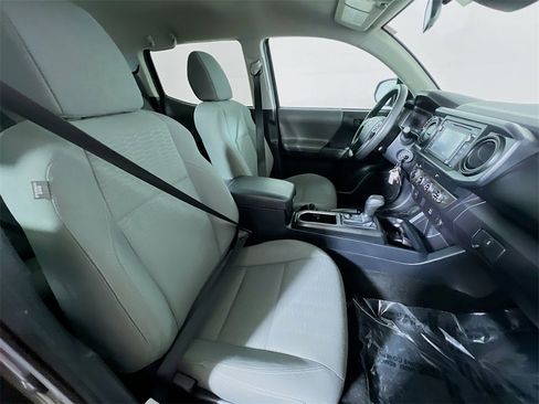 Certified 2019 Toyota Tacoma SR image 25