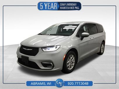 Used 2023 Chrysler Pacifica Touring-L