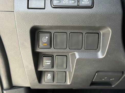 Used 2024 Nissan Frontier SV w/ Technology Package image 26