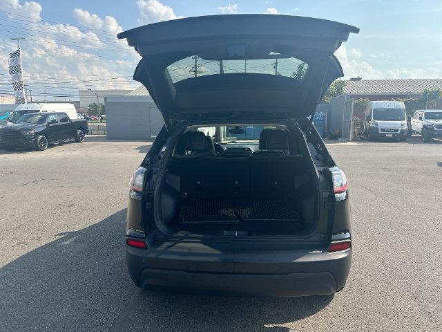 Used 2020 Jeep Cherokee Latitude Plus AWD/4WD image 26