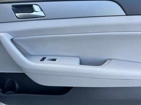 Used 2019 Hyundai Sonata SE image 17