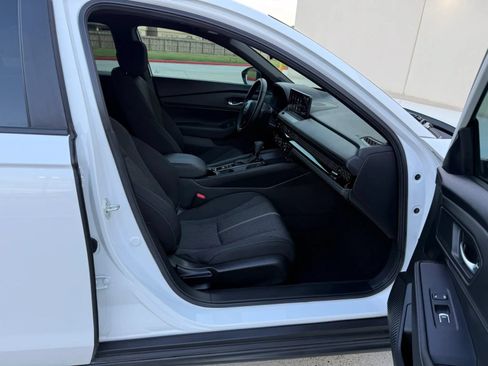 Used 2025 Honda Accord Sport image 16