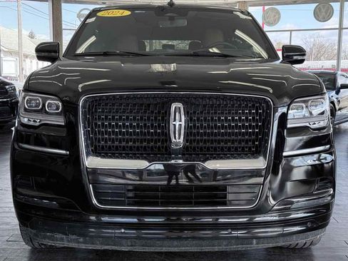 Used 2024 Lincoln Navigator Reserve image 4