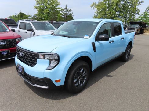 New 2026 Ford Maverick XLT w/ Equipment Group 301A AWD/4WD image 3