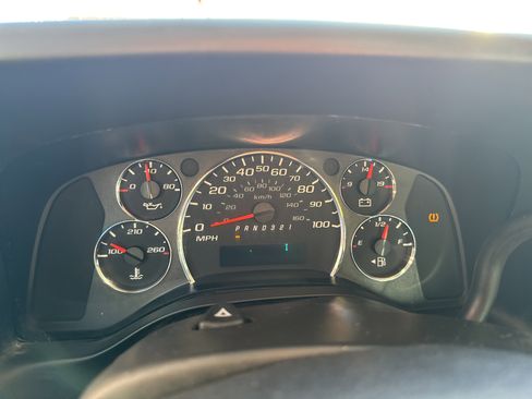 Used 2009 Chevrolet Express 2500 image 21