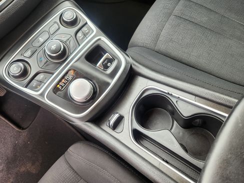 Used 2016 Chrysler 200 Limited w/ Convenience Group FWD image 14