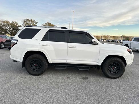 Used 2024 Toyota 4Runner SR5 Premium w/ Moonroof Package image 9