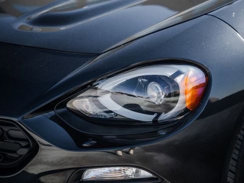 Used 2017 FIAT 124 Spider Lusso image 57