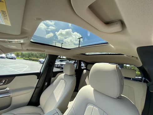 Certified 2023 Mercedes-Benz GLA 250 4MATIC w/ Premium Package image 15