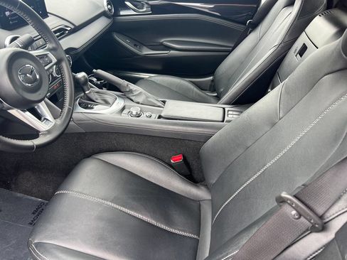 Used 2025 MAZDA MX-5 Miata RF Grand Touring RWD image 10