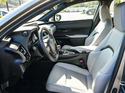 Used 2021 Lexus UX 200 w/ Accessory Package (Z2) FWD image 17