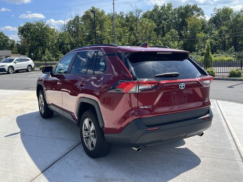 Used 2024 Toyota RAV4 LE AWD/4WD image 4