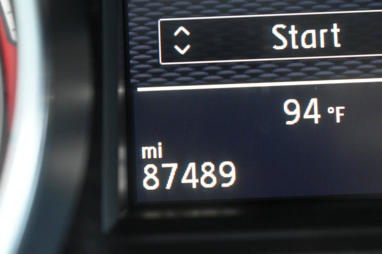 Used 2015 Volkswagen Golf R 4-Door AWD/4WD image 18