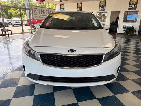 Used 2018 Kia Forte S FWD image 2