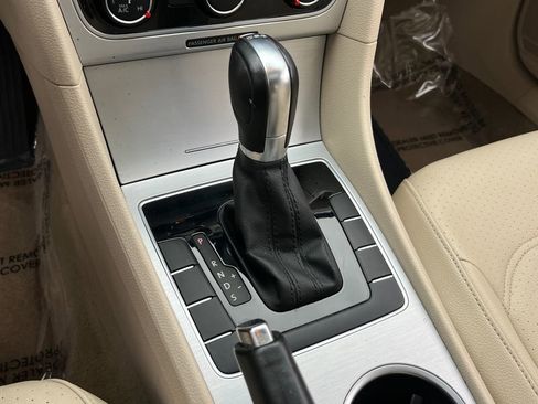 Used 2013 Volkswagen Passat TDI SE image 26