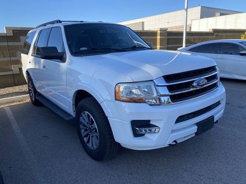 Used 2017 Ford Expedition XLT image 5