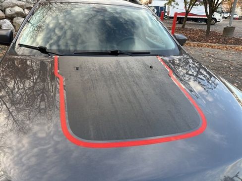 Used 2019 Jeep Cherokee Trailhawk w/ Cold Weather Group image 15